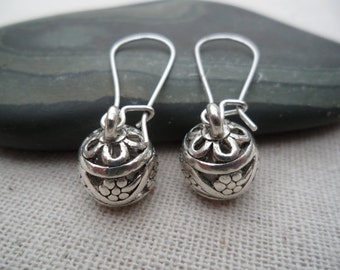 Silver Boho Dangle Earrings - Bohemian Drop Earrings - Silver Bali Earrings - Simple Everyday Silver Earrings -