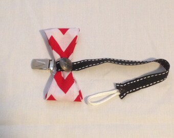 Red And White bow tie clip
