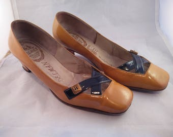 Vintage Delman patent leather pumps