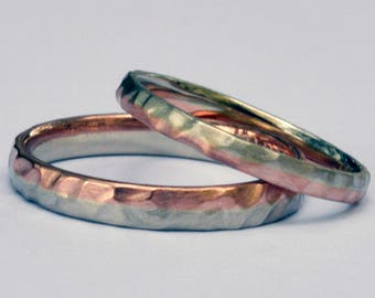 Hammered wedding band set, White and rose gold wedding ring, Organic Shape,Texture, Men's & Women's wedding band, Artistic weeding ring