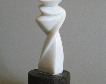 DRAPE Sculpture en marbre de carrare et andésite de Volvic