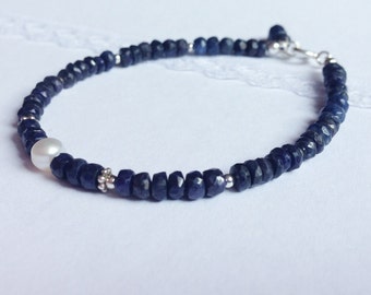 Dark Blue Sapphire and Pearl Bracelet. Sterling silver. Natural Gemstones . Faceted Rondelle