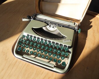 Working Typewriter - Silver Groma Kolibri - Fully Serviced - Working Perfectly