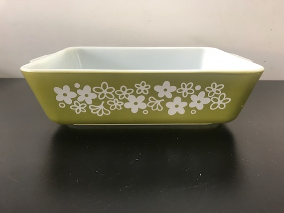 Pyrex casserole dish green and white
