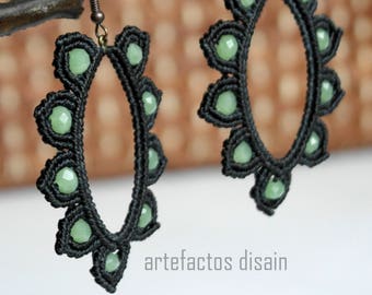 Earrings with gemstone and macrame