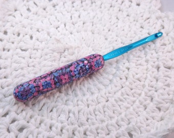 Ergonomic Polymer Clay Covered Crochet Hook Handcrafted Pink, Blue and Purple Granny Squares Bates H