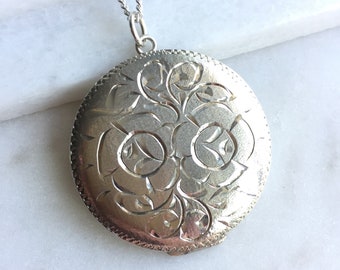 Vintage Sterling Silver Round Locket Pendant Necklace