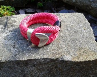 Arrowhead climbing rope bracelet