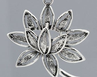 1 large pendant carved flower