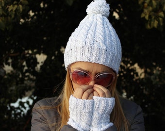 Womens Cable hat, Hand knitted cable hat , White cable hat, Winter hat , Hat with pom pom
