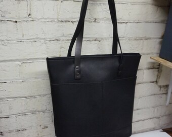 leather tote bag with zipper.leather tote .leather tote bag. leather bag.black leather tote bag with zipper.black leather tote. leather bag.
