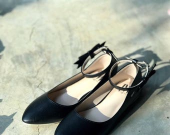 Women Slip On - Pointed Toe Flats! (Black Color)
