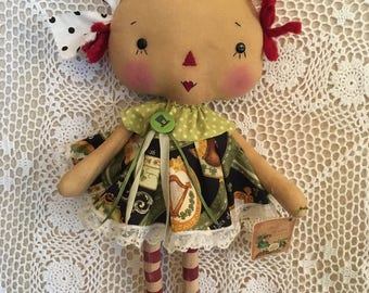 St Patricks Day Annie/Primitive Raggedy Ann doll/HAndmade cloth doll/collector doll Prim spring decor/FAAP