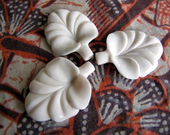 Fluted Flower Carved Bone Hairstick Bead