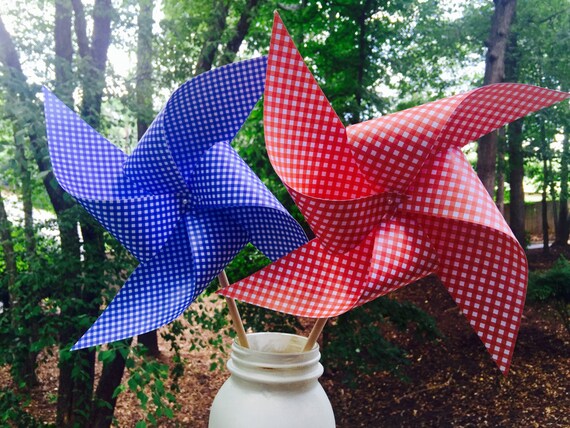 6 Gingham Spinning Pinwheels