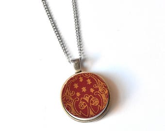 Simple Circle Broken Plate Pendant - Red and Gold - Recycled China