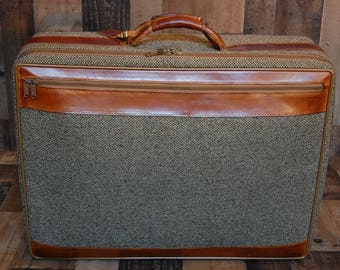 Vintage Hartmann Tweed and Leather Luggage, suitcase, vintage Hartmann tweed suitcase, leather handle, interior very clean