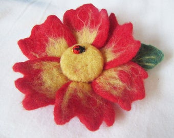 Felted primrose brooch, felted flower corsage pin brooch, felted large flower brooch primrose, felt brooch large red primrose, felt flower