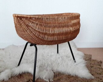 Mini Rattan Crib for Dolls designed by Dirk van Sliedrecht Dolls Crib