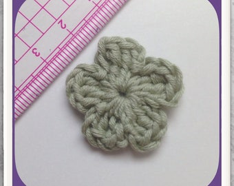 Set of 5 flowers crocheted lichen Green