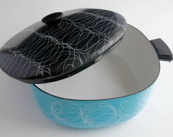 Enameled Steel Serendipity Spaghetti Designed Aqua and Black Dutch Oven