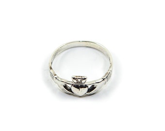 Dainty Claddagh Ring .925 sterling silver