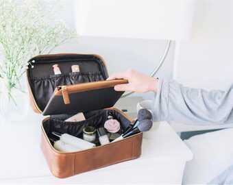Large cosmetic bag - Toiletry bag women - Toiletry bag leather - Toiletry organizer - Monogrammed cosmetic bag - Cosmetic organizer - Pouch