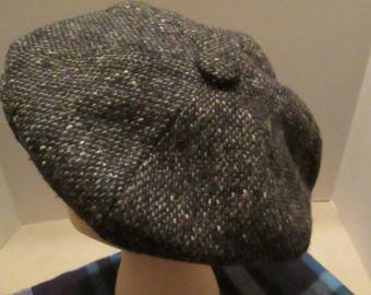 Vintage Black Wool Irish Tweed Newsboy Cap. Made in Ireland. Size USA 7 - Small.