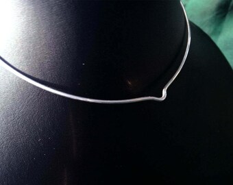 Submissive day collar. Sterling silver choker necklace. Day collar bdsm. Simple silver wire necklace. Scandinavian modern minimalist design.