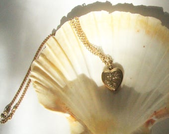 80s Gold Heart Locket Choker