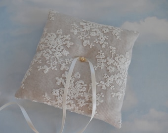 Linen wedding ring pillow. Wedding ring cushion.