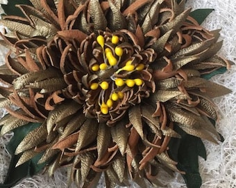 Chrysantemium Flower Leather Brooch.