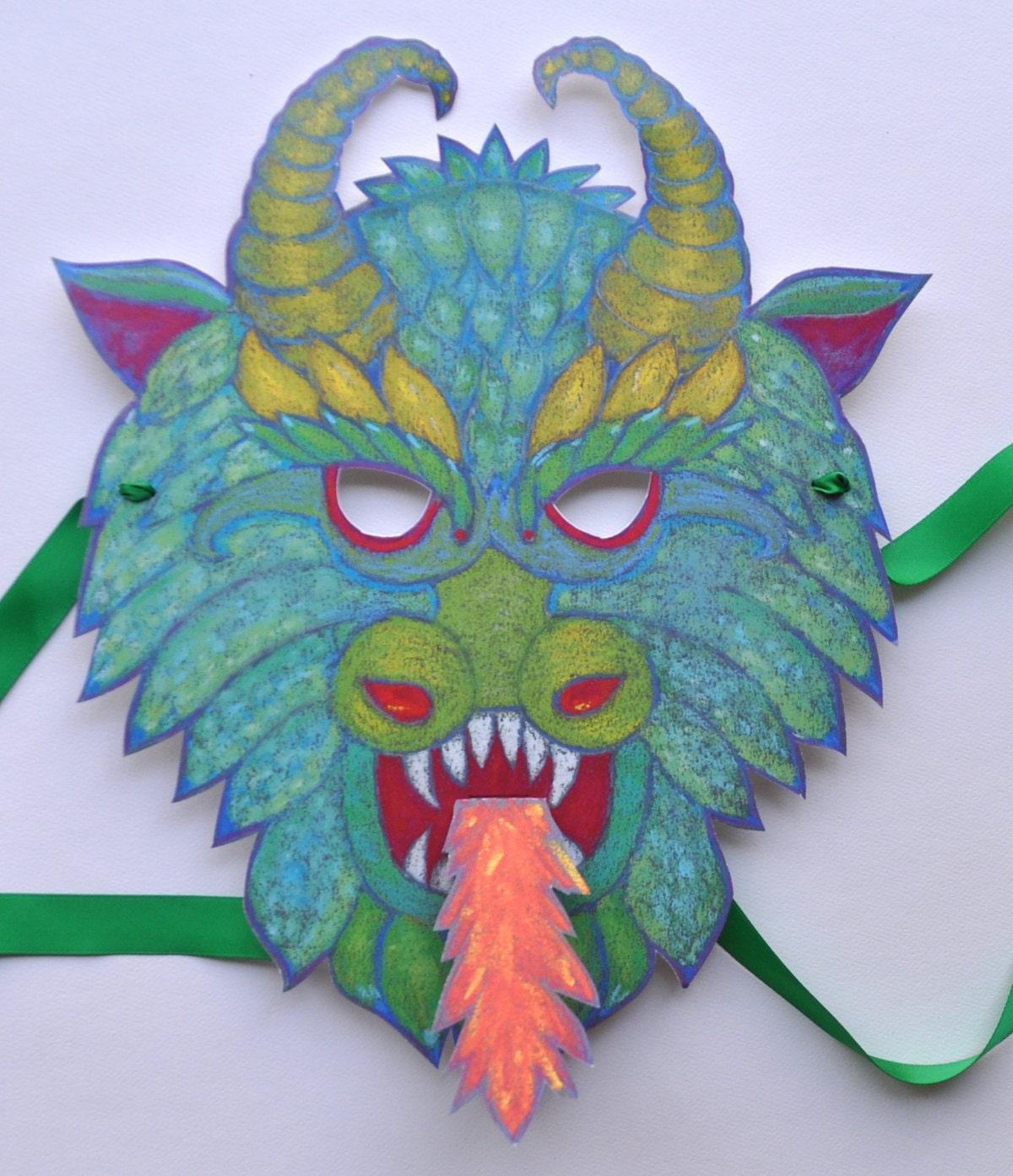 Маска 5 2 выпуск горыныч. Маска дракона Новогодняя. Бумажная маска дракона. Карнавальная маска дракона. Маска китайского дракона.