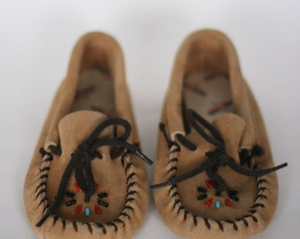 vintage minnetonka moccasins tan suede