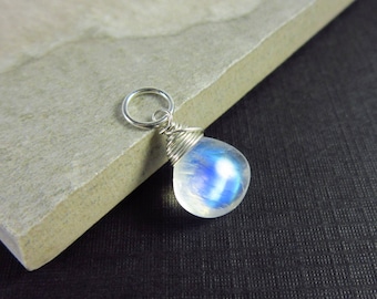 VfXg - White Moonstone Pendant - Rainbow Moonstone Jewelry - Natural Moonstone Necklace Pendant - Healing Stones - Christmas Gift Ideas