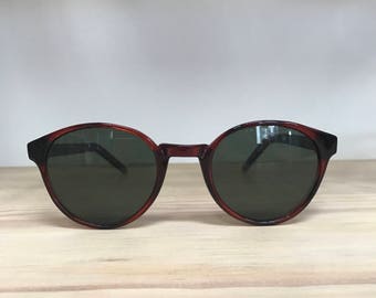 Round vintage sunglasses tortoise