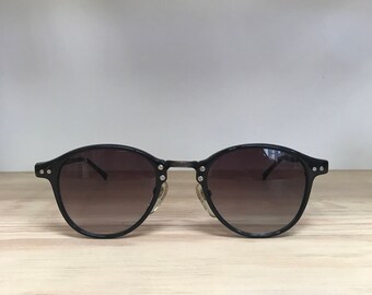 Round vintage sunglasses black