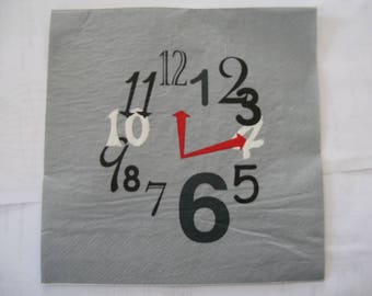 set of 2 napkins clock