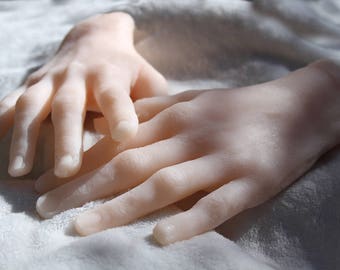 Pair of Female Silicone Mannequin Hands - Display Model Art rop