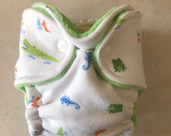Newborn fitted cloth diaper