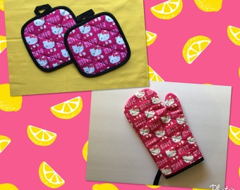 Hello Kitty Oven Mitt and Pot Holders kitchen gift set *Ready to ship