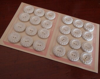 Vintage Buttons - 24 Carded English Vintage Plastic Round White Buttons 7/8 inch (22 mm) diameter sew craft scrapbook quilt jewelry