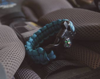 Survival bracelet with compass and whistle - Paracord bracelet - Woven bracelet - Macrame bracelet - Solomon Cobra