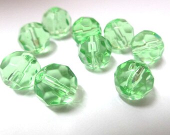 faceted light green glass 8mm 10 beads