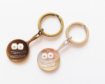 FRIED EGG Keychain Frying Pan Keychain Fried Egg Pendant Frying Pen Charm Fried Egg Keyring Cook Keychain Chef Keychain Chef Gift Cook Gift
