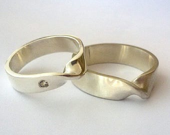 Wedding bands, anniversary alliances