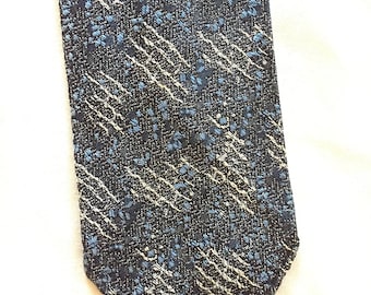 Vintage 50s O'Neils Blue White Brocade Print Tie