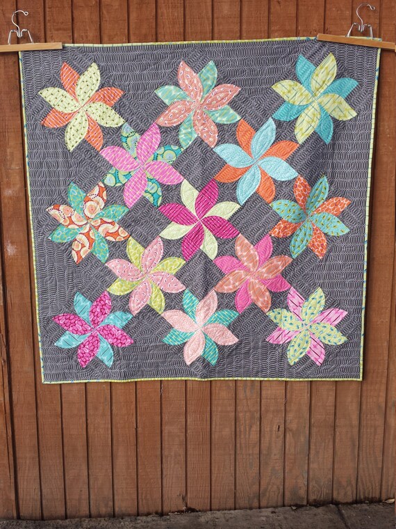 dazzled-a-modern-quilt-of-quarter-circles-set-on-point-pdf