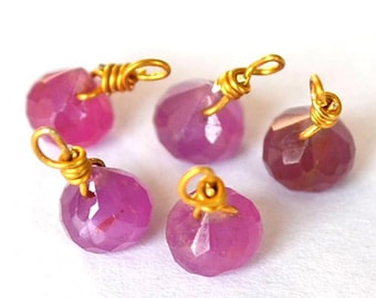 Gorgeous 1 small Sapphire onion Pink Pearl on gold wire