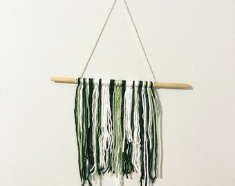 Small yarn wall hanging • sage, olive, white